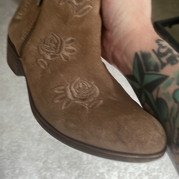 Lucky Brand Coachella Booties Tan Color - Picture 7 of 7